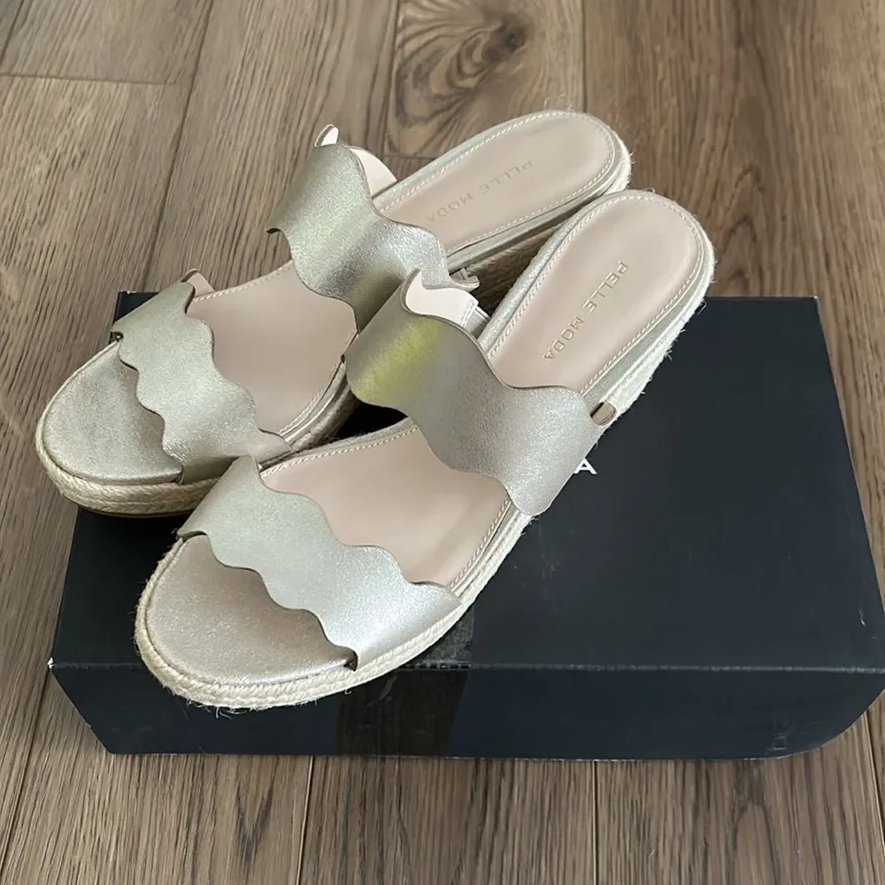 Pelle Moda Womens 'Krew' Espadrille Wedge Slide Sandal platinum gold. NWT sz 10